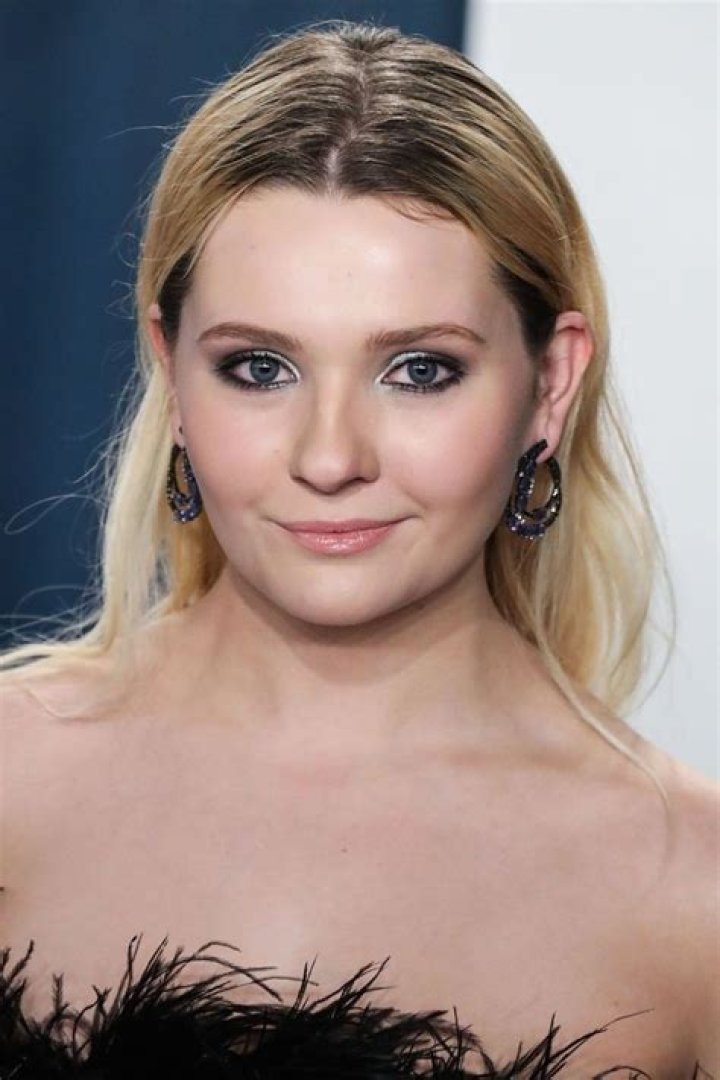 Discover The Extraordinary World Of Abigail Breslin: An In-Depth Exploration