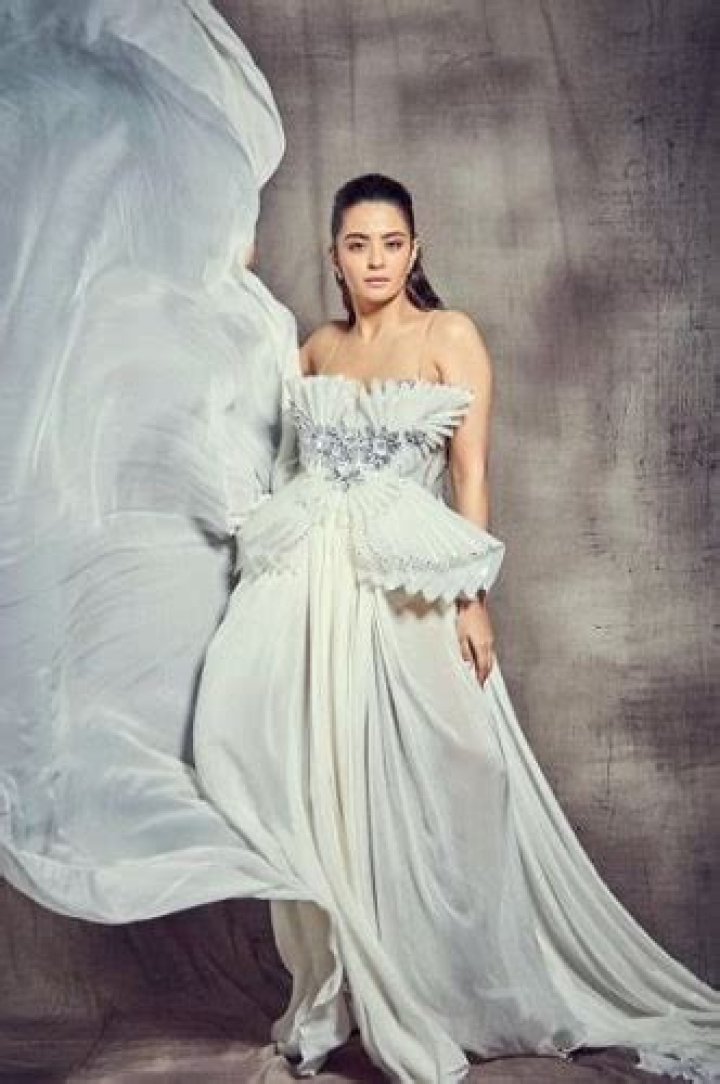 Unveiling The Intriguing Truth Behind "akshay Thakker Age"