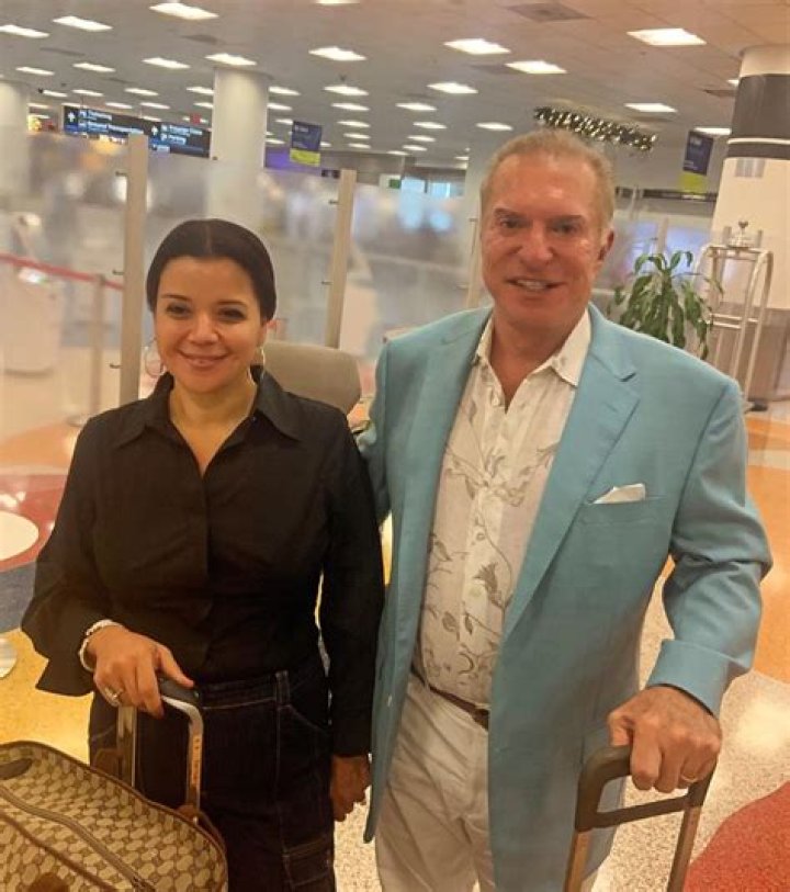 Ex-Boyfriend, Wikipedia, Twitter, And Husband