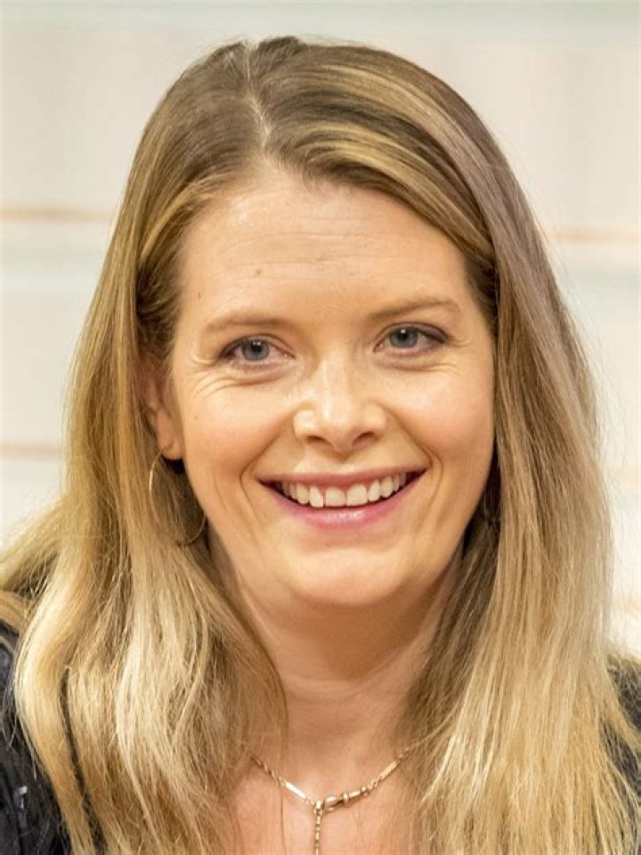 Discover The Unparalleled Brilliance Of Actress Andrea Lowe