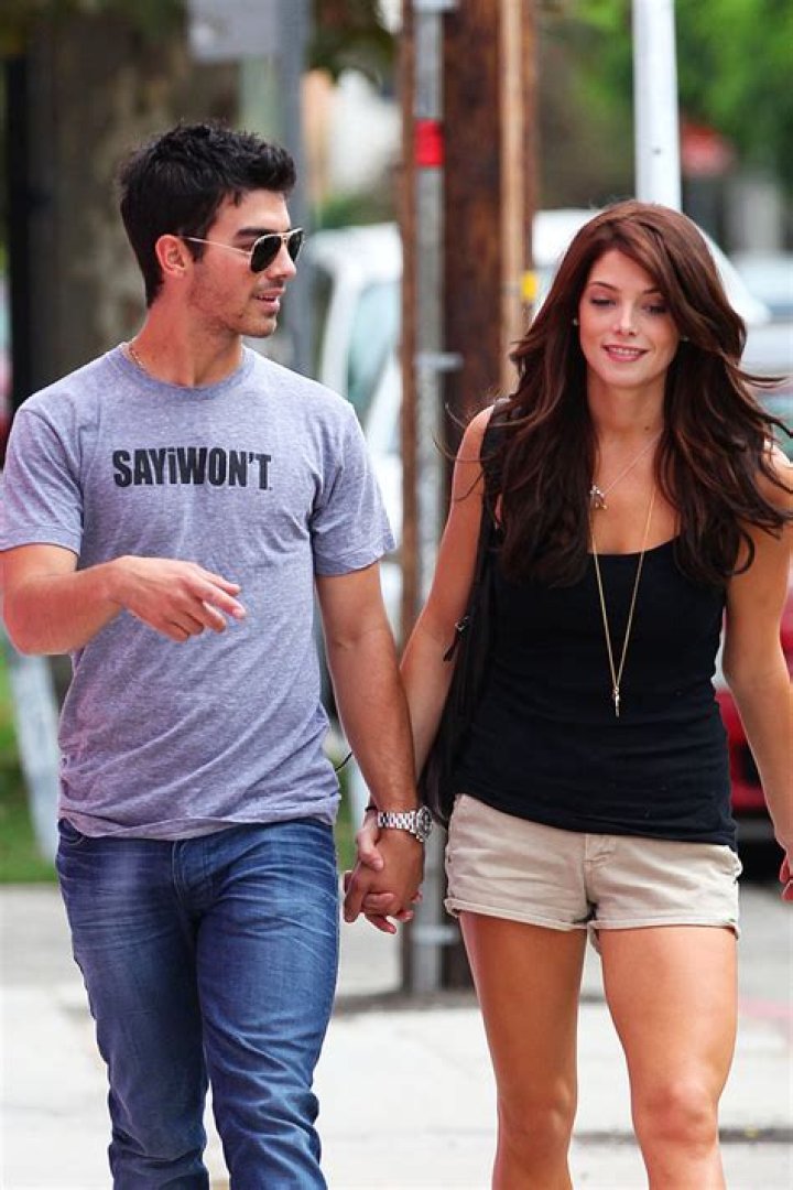 Discover The Inside Scoop On Ashley Greene And Joe Jonas's Relationship
