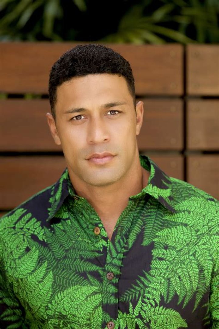 Unveiling The Extraordinary Journey Of Brad Kalilimoku: A Surfing Icon