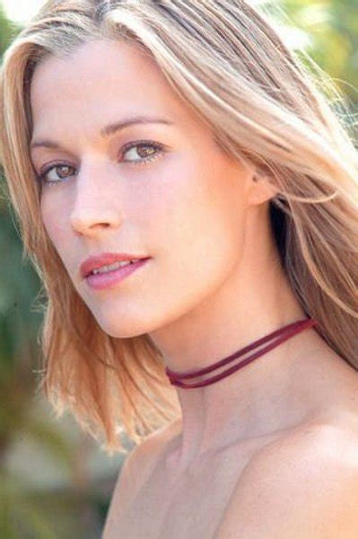 Unveiling Brooke Langton's Height: Uncover Her Statuesque Presence