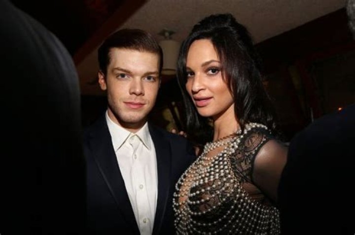 Uncover Cameron Monaghan's Dating History: Surprising Revelations
