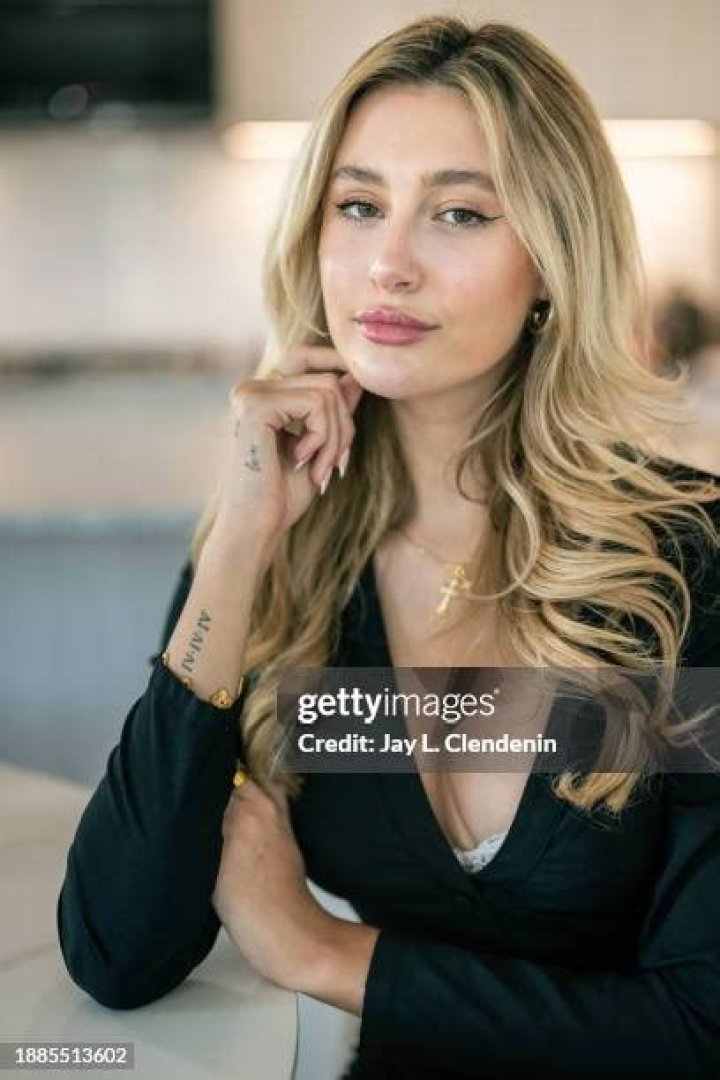 Unveiling The Secrets Of Carly Lawrence's OnlyFans Empire