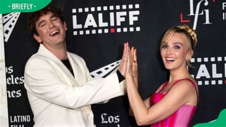 Unveiling The Truth Behind Chloe Fineman's Love Life In 2022