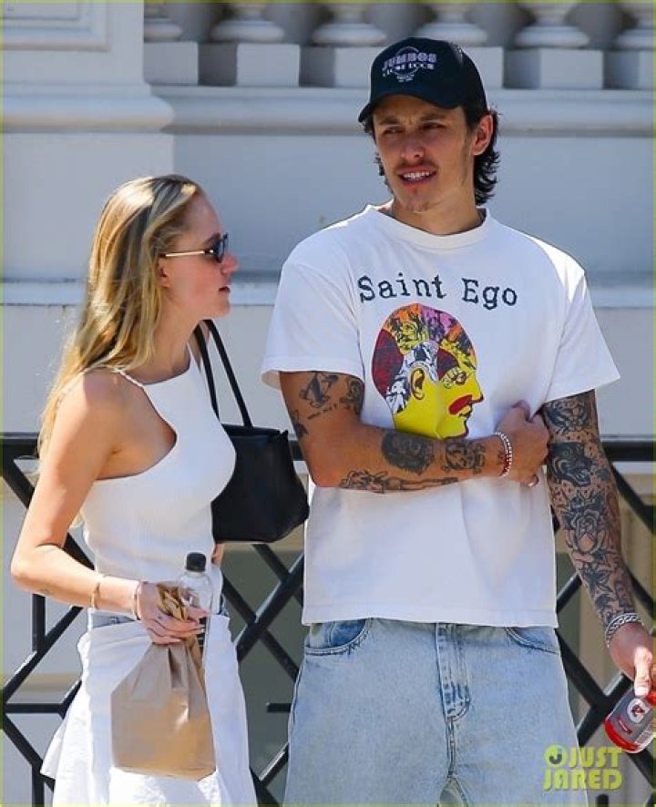 Unveiling The Secrets Of Dalton Gomez's Towering Height