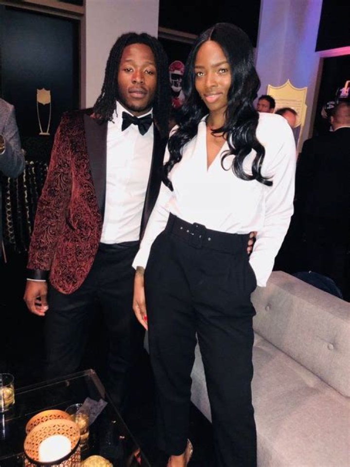 Alvin Kamara's Sisterly Bond Revealed