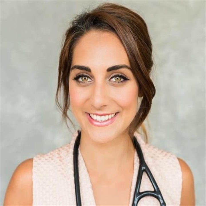 Dr. Sara Kayat's Age And Impact In Medicine