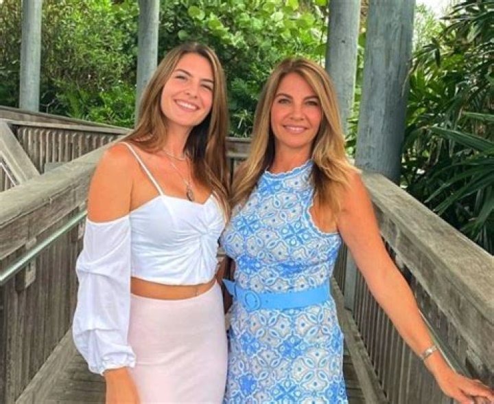 Uncover The Enigmatic Dustie Rain Van Winkle: A Literary Gem