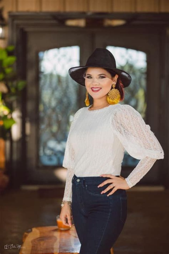 Uncover The Secrets Of El Charro Y La Mayrita's Net Worth