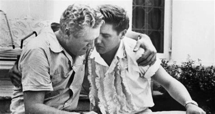 Unveiling The Impact Of Elvis' Mother's Death: Heartbreak, Addiction, And Legacy