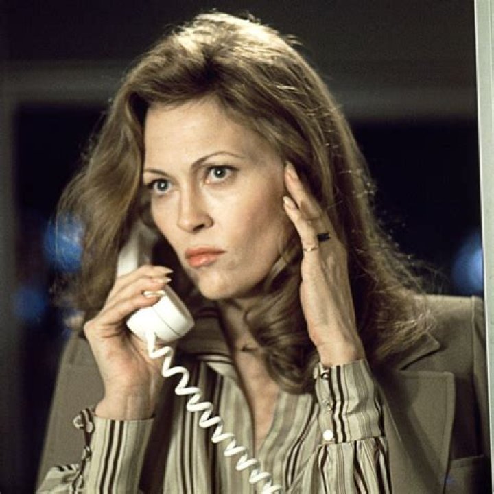 Uncover The Alluring Secrets Behind Faye Dunaway's Iconic Measurements