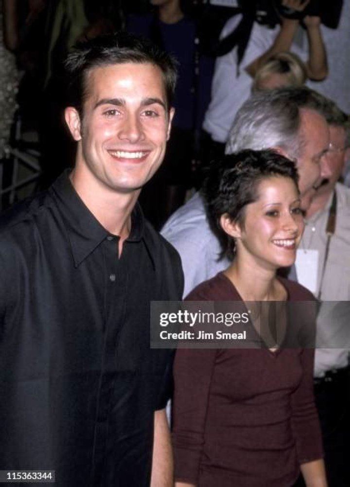 Uncover The Untold Story Of Freddie Prinze Jr. And Kimberly McCullough: A Hollywood Duo