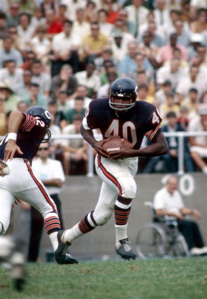 Unveiling The Legendary "Kansas Comet": Gale Sayers' Astonishing Journey