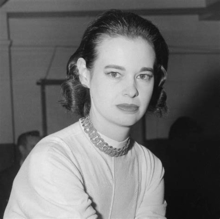 Unveiling The Enchanting World Of Gloria Vanderbilt: Discoveries And Insights