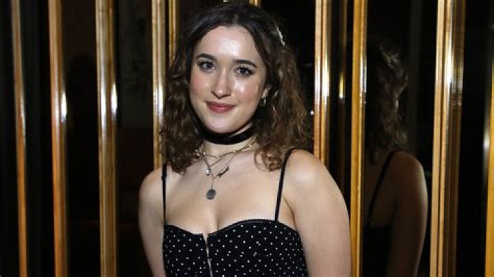 Unveiling The Secrets Of Gracie Lawrence's Height: A Journey Of Discovery