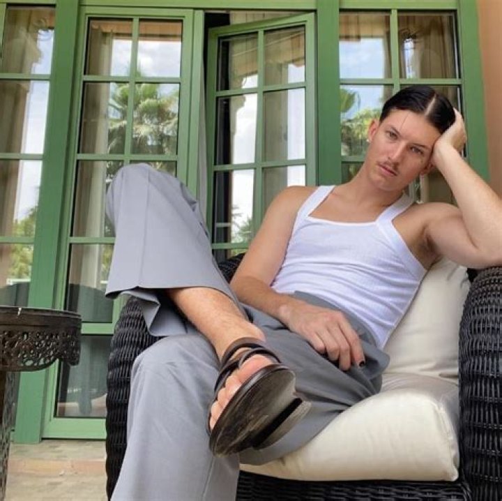 Exploring Gus Dapperton's Height And Its Impact