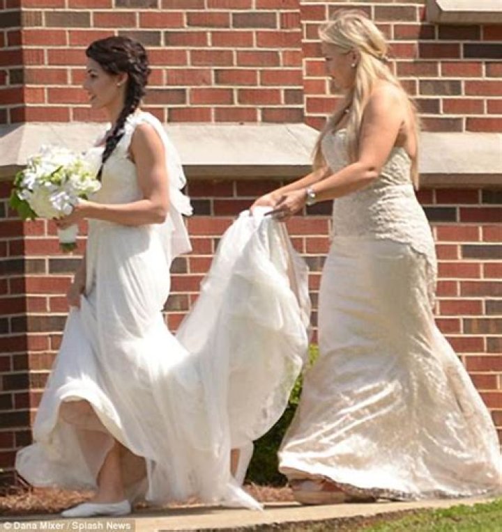 Unveiling The Enchanting Details Of Hannah Lee Fowler's Wedding