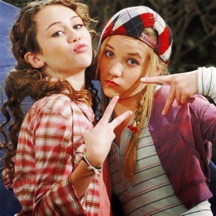 Unveiling The Enduring Appeal Of "Hannah Montana's Friend Lily"
