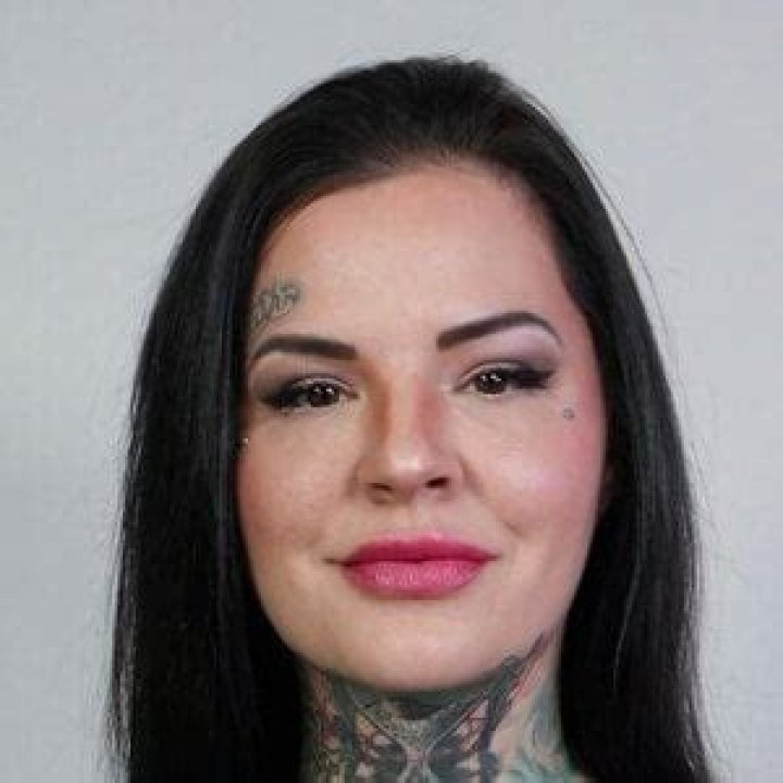 Discover The Enchanting World Of Heidi Lavon's OnlyFans