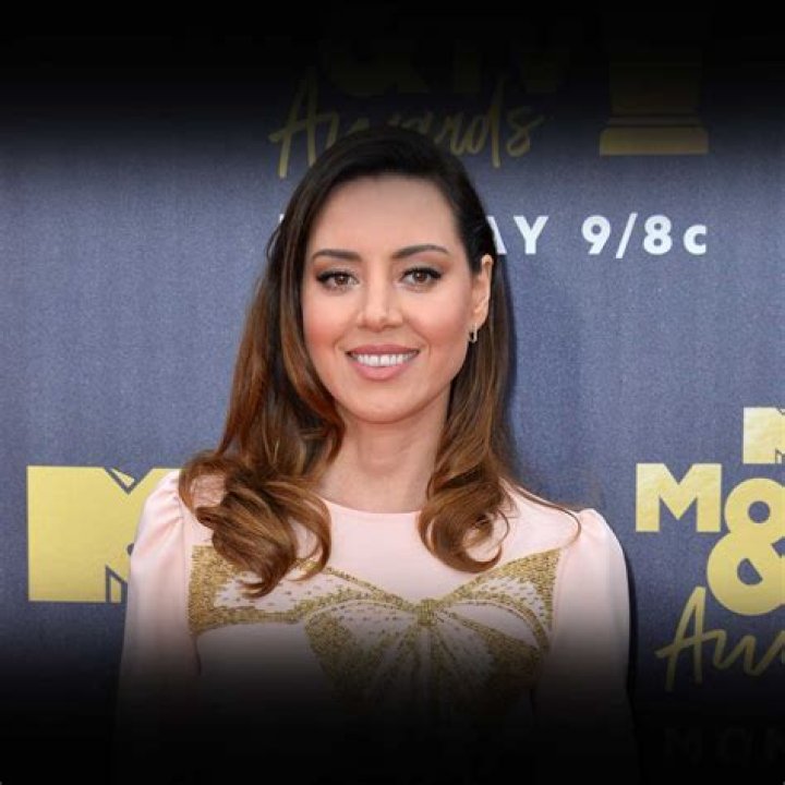 Uncover The Secrets Behind Aubrey Plaza's Height