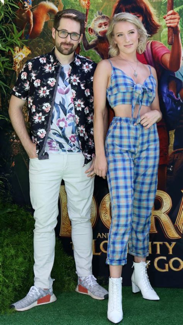 Unveiling Courtney Miller's Height And Its Impact