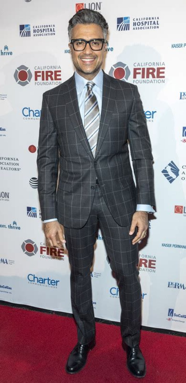 Unveiling Jaime Camil's Height: A Journey Of Discovery