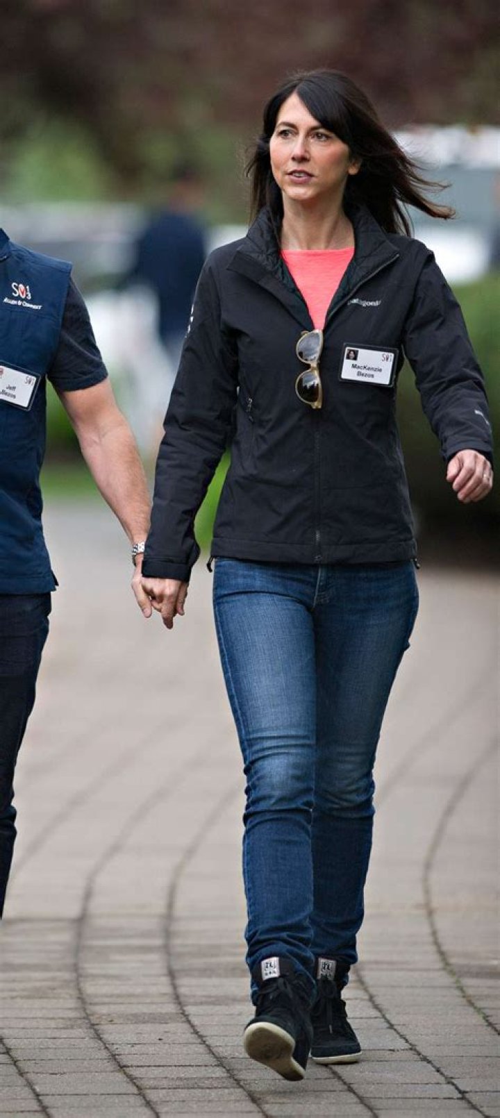 Mackenzie Scott's Height And Its Impact