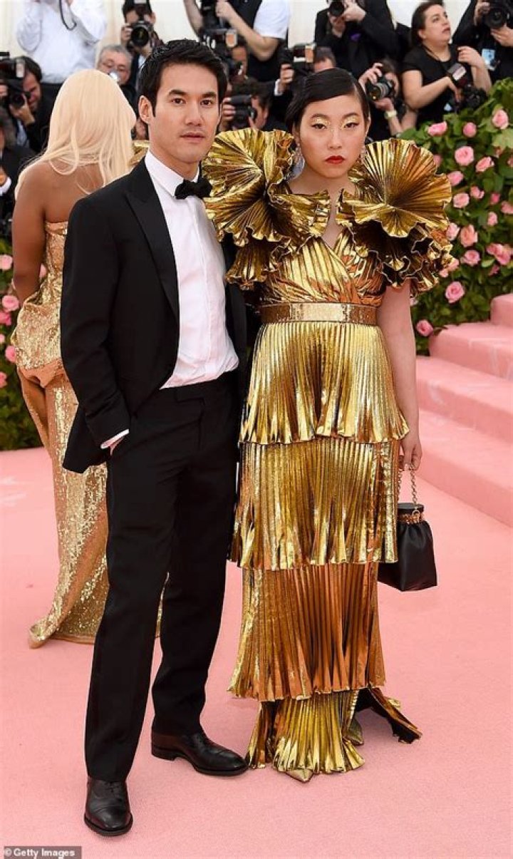 Awkwafina's Relationship Status: Uncover The Truth