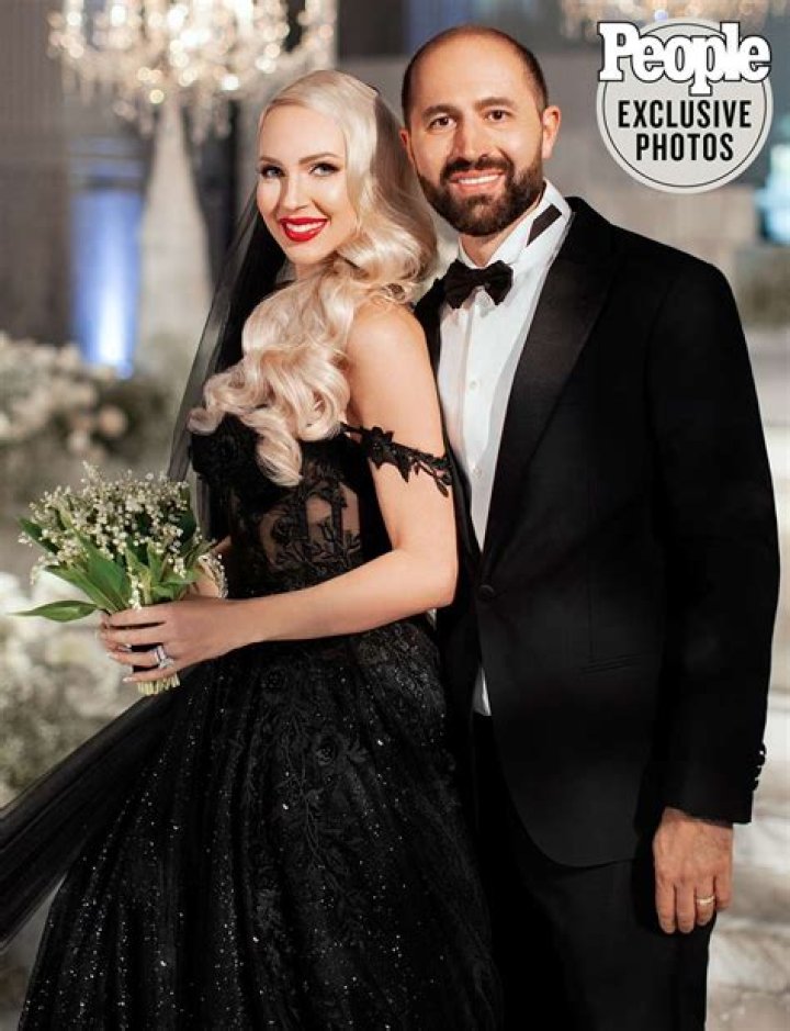 Uncover The Marital Status Of Real Estate Star Christine Quinn: Surprising Revelations