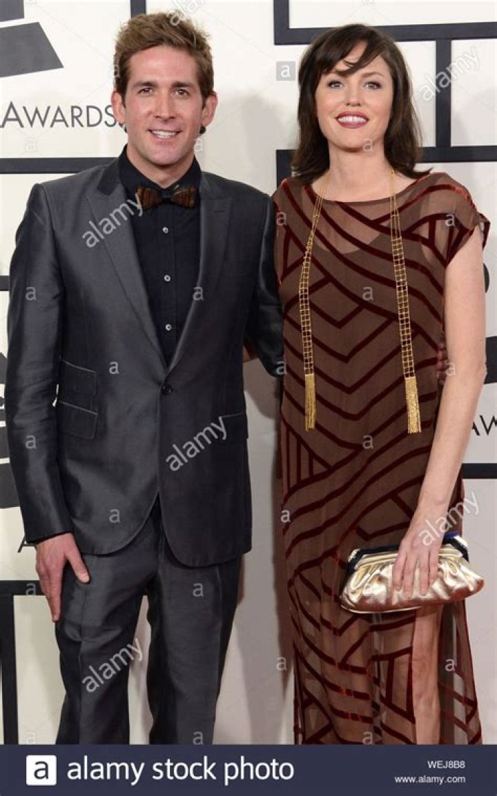 Uncover The Secrets Of Eric Szmanda's Marital Bliss