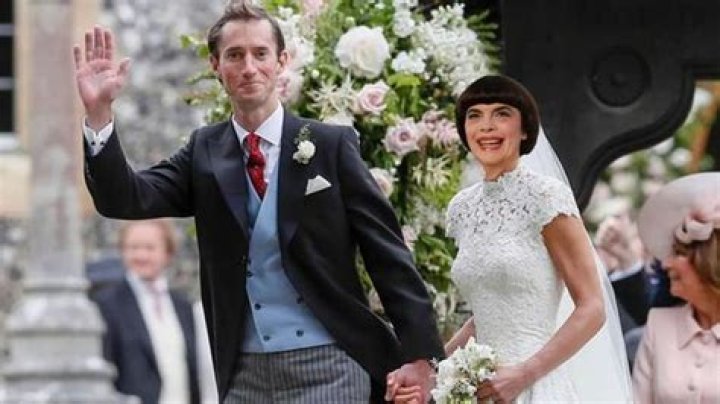 Unveiling The Marriage Status Of Beloved French Icon Mireille Mathieu