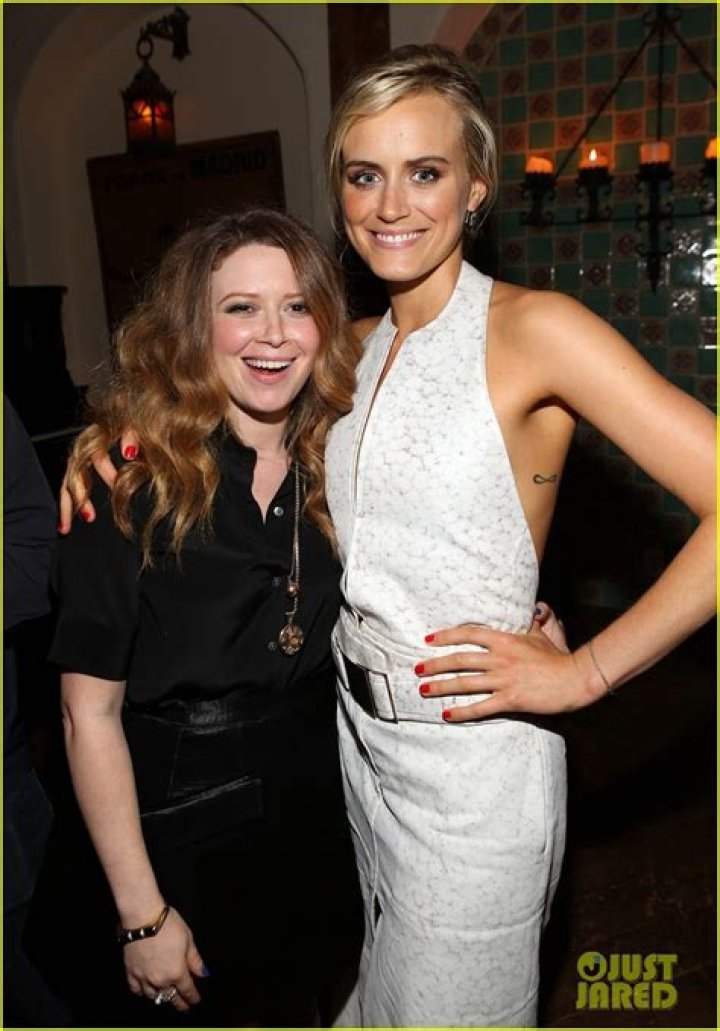 Unveiling Taylor Schilling's Marital Status: Secrets Revealed