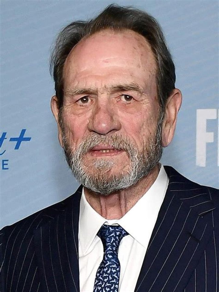 Is Tommy Lee Jones A Smoker? Discoveries And Insights