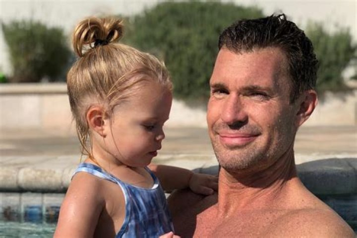 Discover Jeff Lewis And Monroe