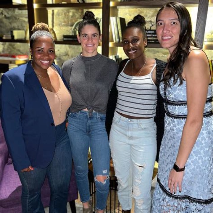 Uncover The Secrets Behind Jennifer Brady's Supportive Husband