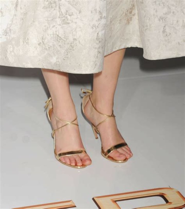 Jennifer Lawrence's 6 Toes: Uncovering The Intriguing Facts