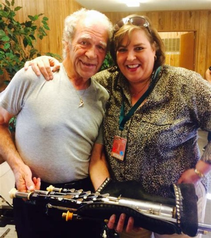 Uncovering The Unsung Support Behind The Irish Music Icon