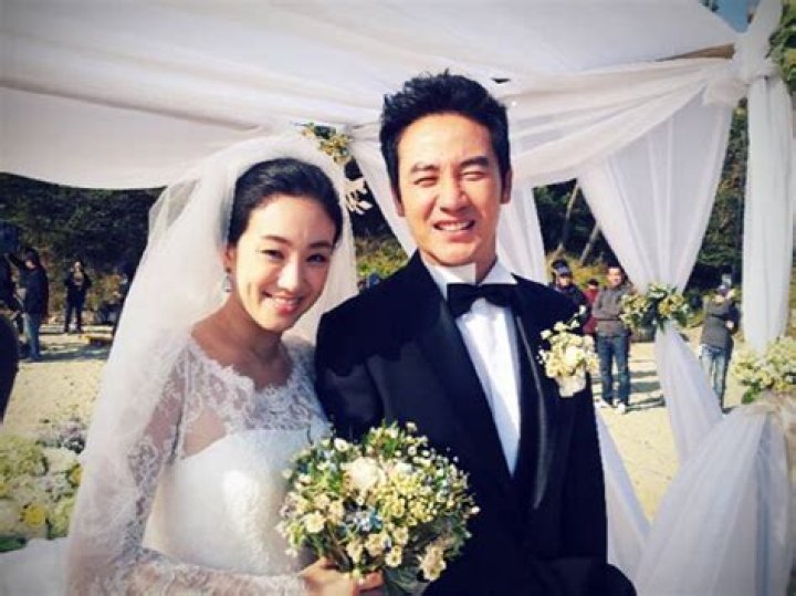 Unveiling Jung Ryeo Won's Husband: Secrets Revealed