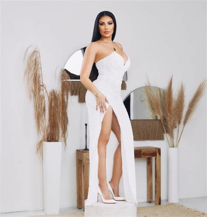 Uncover The Secrets To La Reina Shaw's Multi-Million Dollar Empire