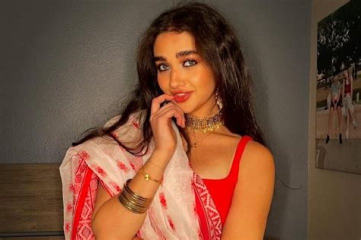 Discover The Secrets Of Lala Sadii's Age & Uncover Her Timeless Wisdom