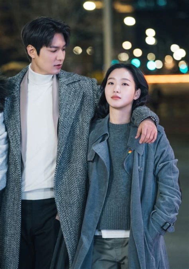 Unveiling The Enchanting Tale Of Lee Min Ho And Kim Go Eun's Love