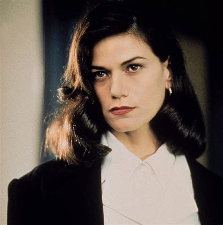 Unveiling The Enigma: Linda Fiorentino's Relationships Explored