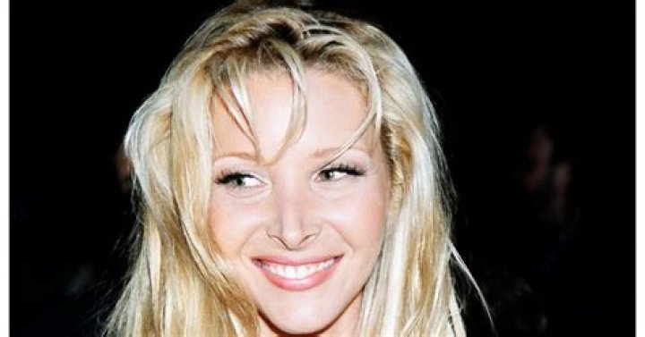 Uncover Lisa Kudrow's Financial Secrets: Net Worth 2024 Revealed