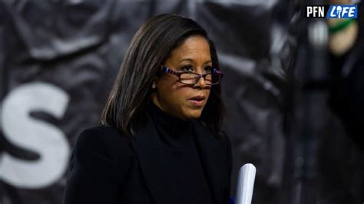 Inside The Earnings Of A Sportscasting Star