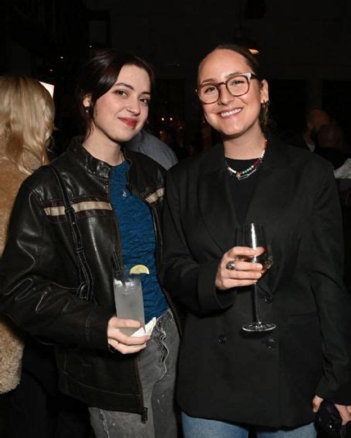 Lizzy McAlpine's Dating History: Unraveling The Enigma