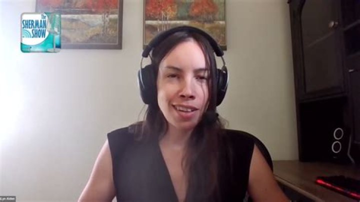 Unveiling The Inspiring Journey Of Lyn Alden: A Transgender Trailblazer