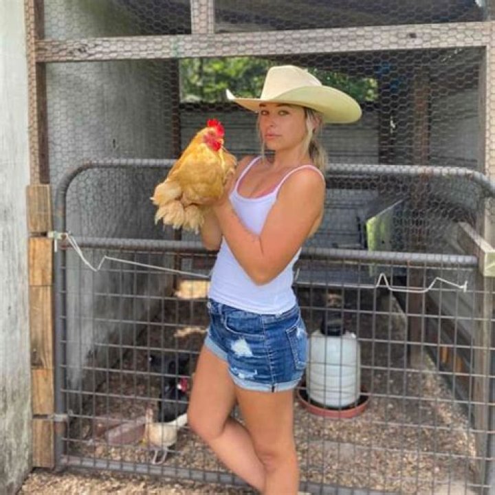 Exclusive Content, Fan Engagement, And Platform Mastery