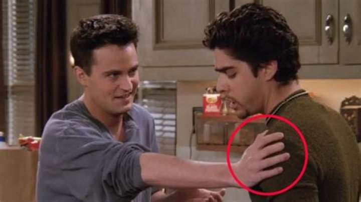 Uncover The Truth Behind Matthew Perry's Mysterious Hand Condition